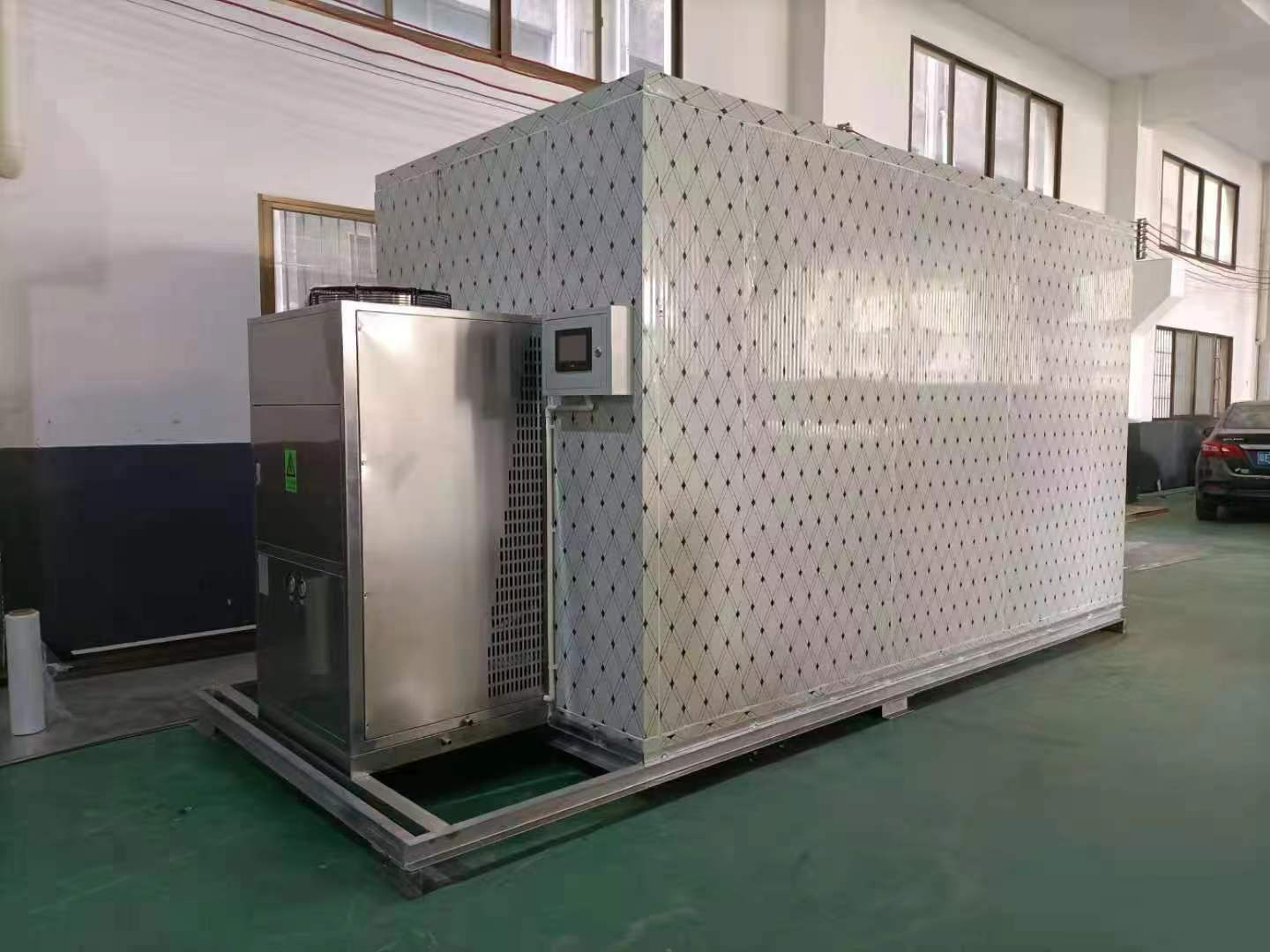 空氣能烘干機作為一種高效、環保的烘干設備